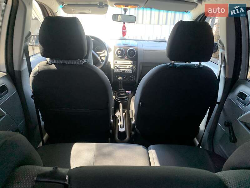 Хэтчбек Ford Fusion 2004 в Виннице
