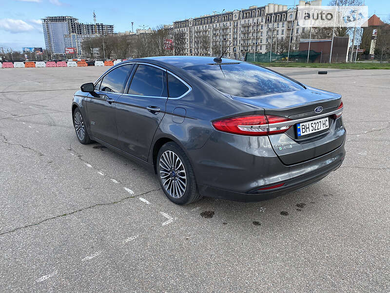 Седан Ford Fusion 2016 в Одесі