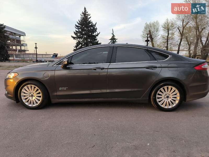 Седан Ford Fusion 2015 в Днепре