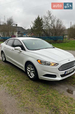 Седан Ford Fusion 2015 в 