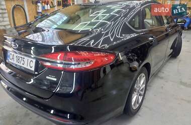 Седан Ford Fusion 2017 в 