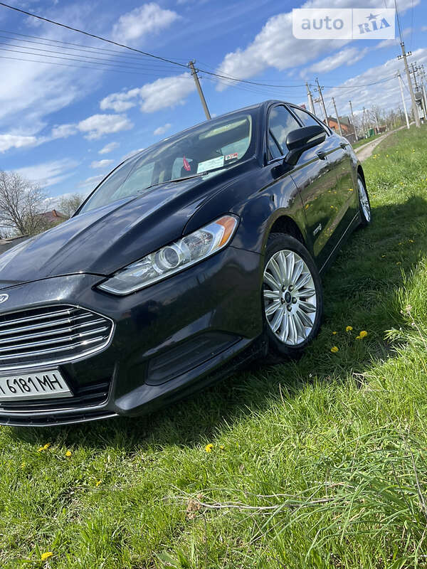 Седан Ford Fusion 2013 в 