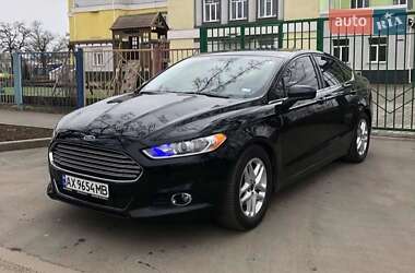 Седан Ford Fusion 2016 в 