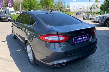 Седан Ford Fusion 2015 в 