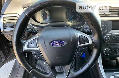 Седан Ford Fusion 2015 в 