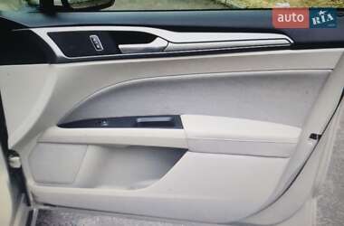 Седан Ford Fusion 2019 в 