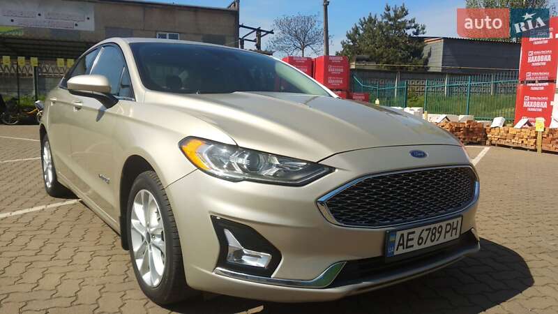 Седан Ford Fusion 2019 в Кривом Роге