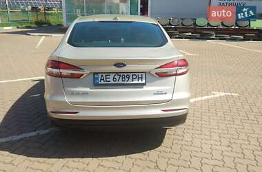Седан Ford Fusion 2019 в 