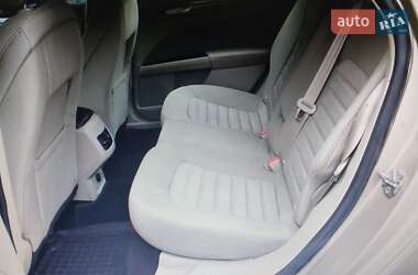 Седан Ford Fusion 2019 в 
