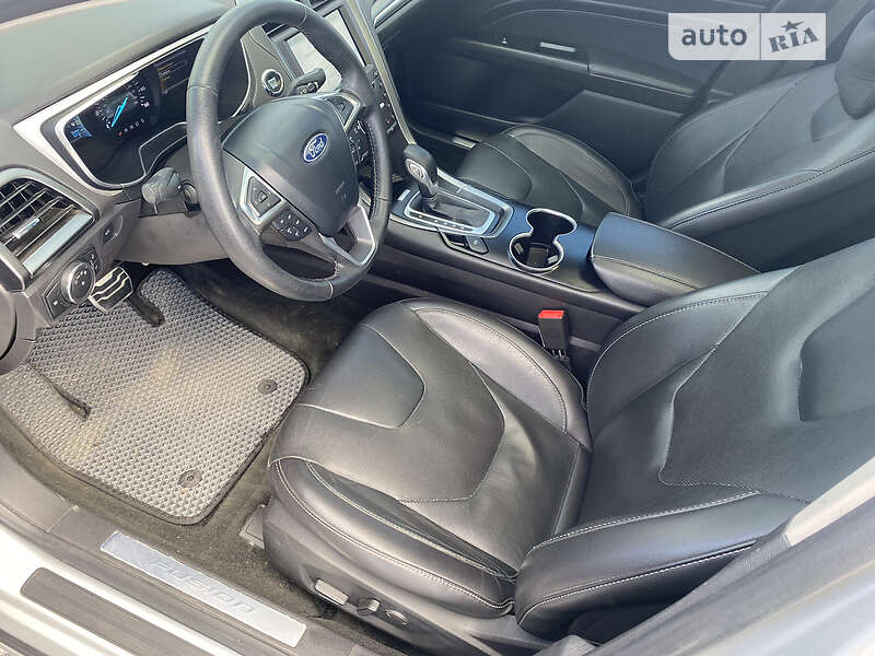 Седан Ford Fusion 2015 в Львові