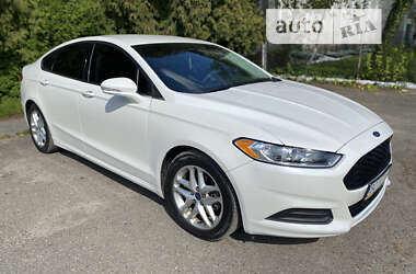 Седан Ford Fusion 2015 в 