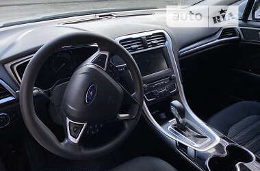 Седан Ford Fusion 2015 в 