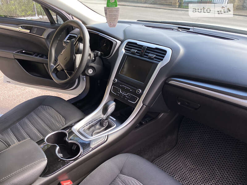 Седан Ford Fusion 2015 в Золочеве