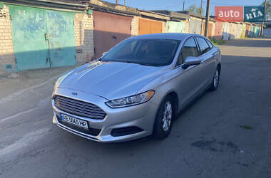 Седан Ford Fusion 2015 в 