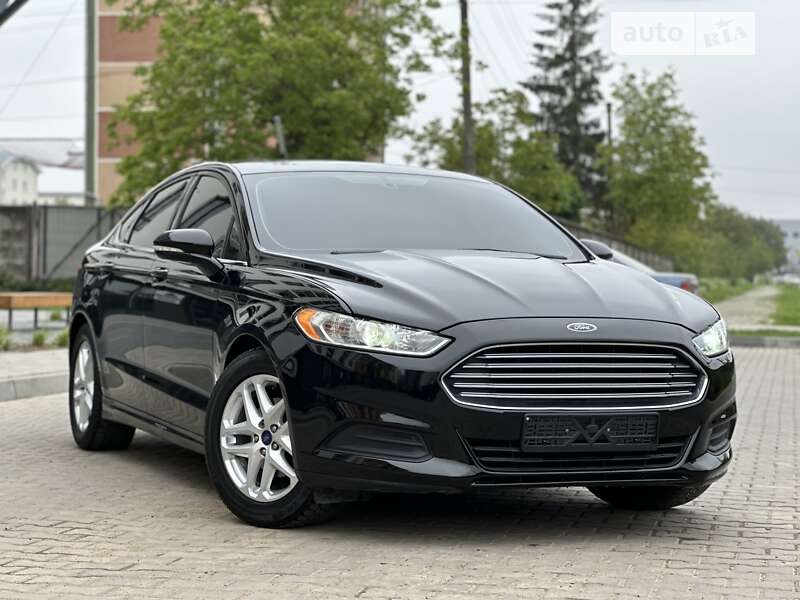Седан Ford Fusion 2015 в 