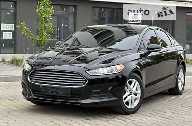 Седан Ford Fusion 2015 в 
