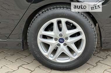 Седан Ford Fusion 2015 в 