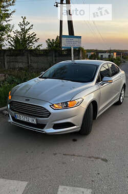 Седан Ford Fusion 2016 в Тростянці