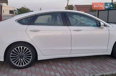 Седан Ford Fusion 2016 в 