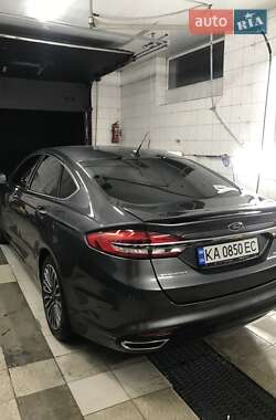 Седан Ford Fusion 2016 в 