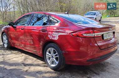 Седан Ford Fusion 2018 в 