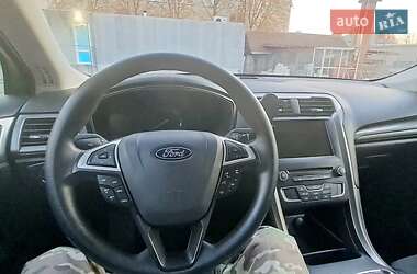 Седан Ford Fusion 2018 в 