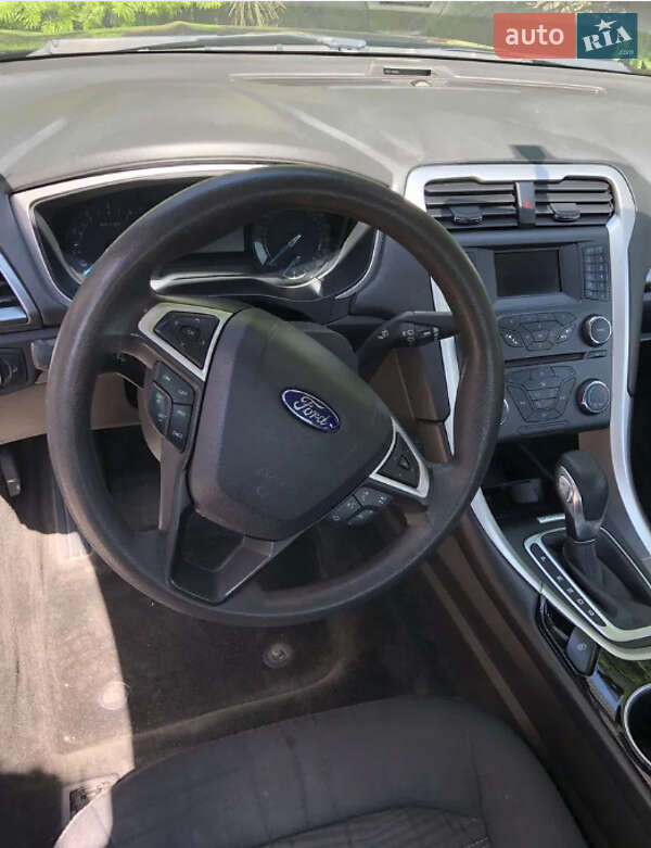 Седан Ford Fusion 2015 в Львові