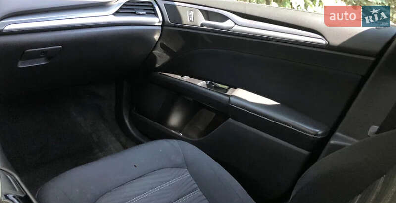 Седан Ford Fusion 2015 в Львові