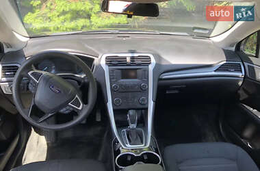 Седан Ford Fusion 2015 в 