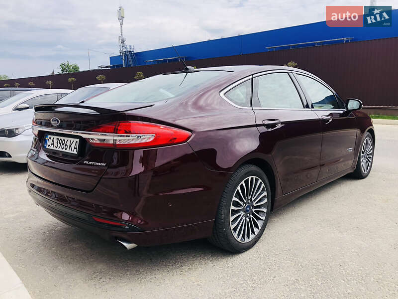 Седан Ford Fusion 2016 в Умані