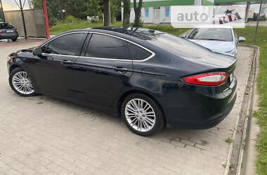 Седан Ford Fusion 2013 в Львове