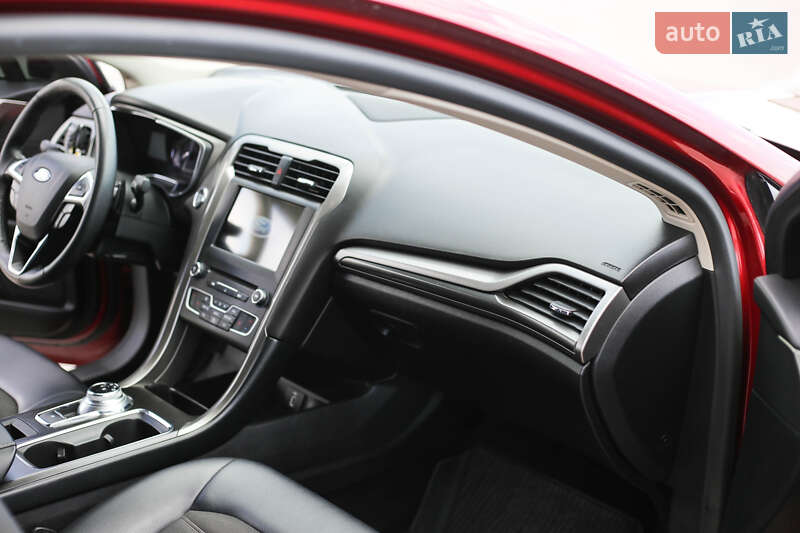 Седан Ford Fusion 2017 в Бучаче