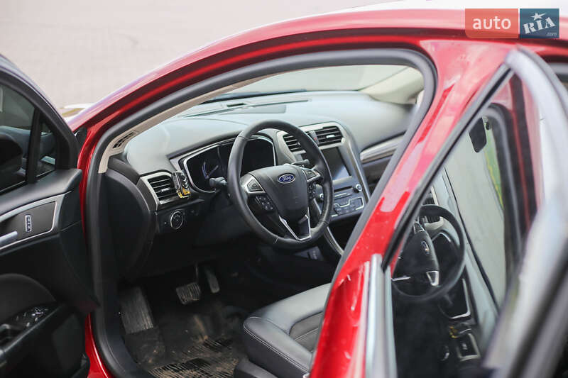 Седан Ford Fusion 2017 в Бучаче