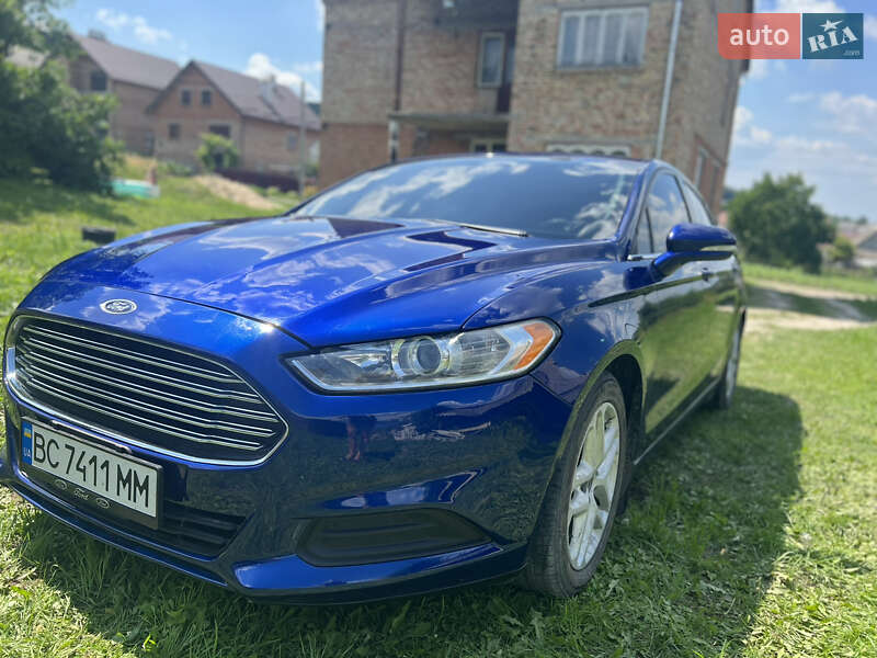 Седан Ford Fusion 2016 в Золочеві
