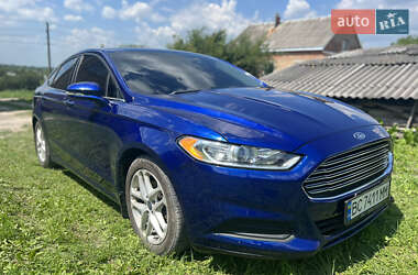 Седан Ford Fusion 2016 в 