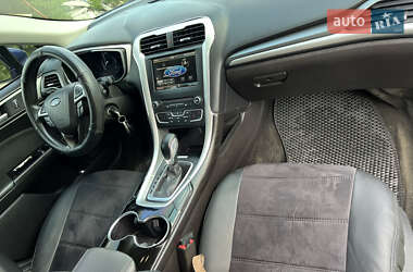 Седан Ford Fusion 2016 в 