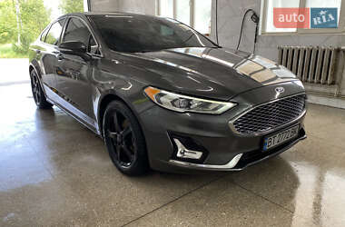 Седан Ford Fusion 2018 в Львове