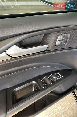 Седан Ford Fusion 2018 в Львове