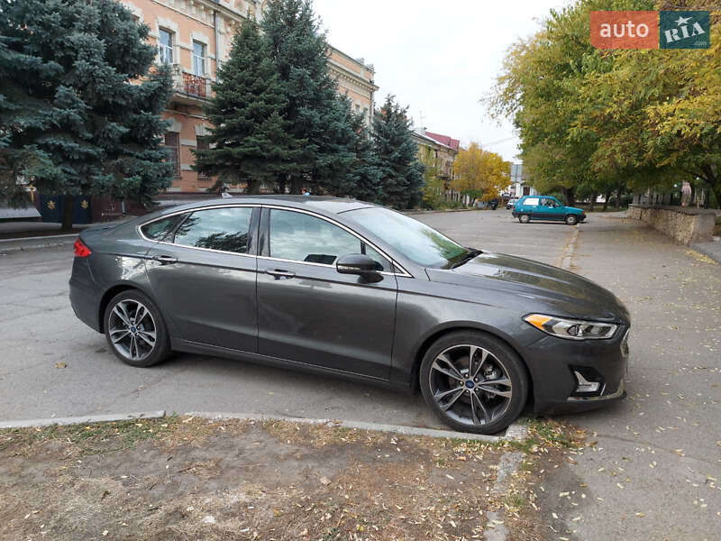 Седан Ford Fusion 2018 в Львове