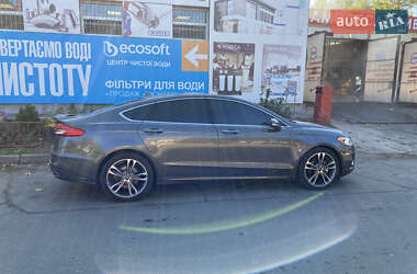 Седан Ford Fusion 2018 в Львове