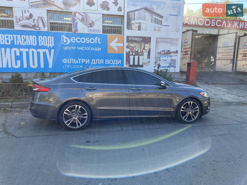 Седан Ford Fusion 2018 в Львове