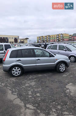 Хэтчбек Ford Fusion 2003 в 