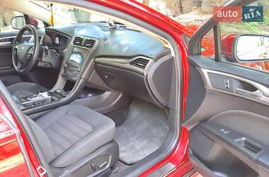Седан Ford Fusion 2018 в 