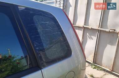 Хэтчбек Ford Fusion 2004 в 