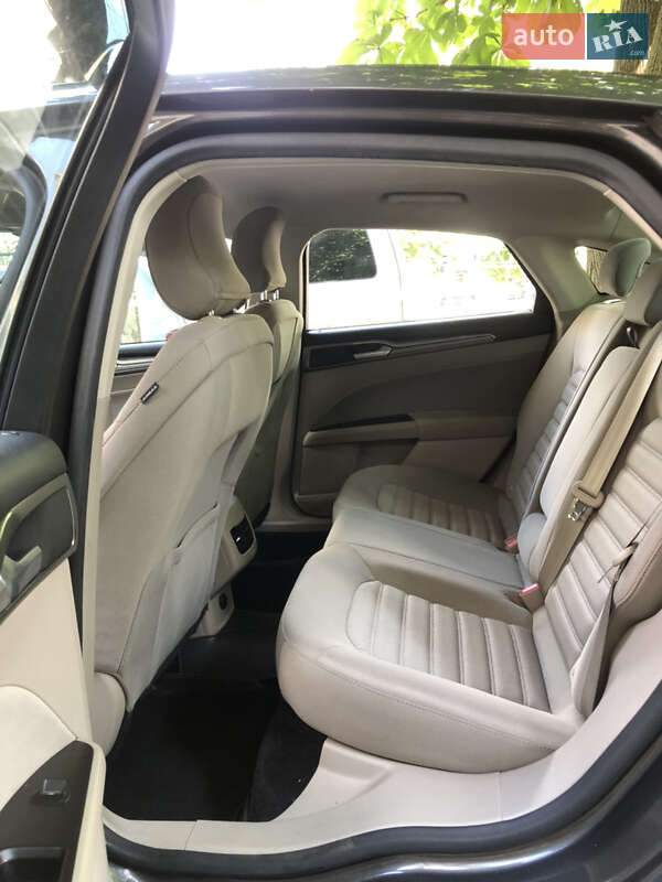 Седан Ford Fusion 2016 в Києві