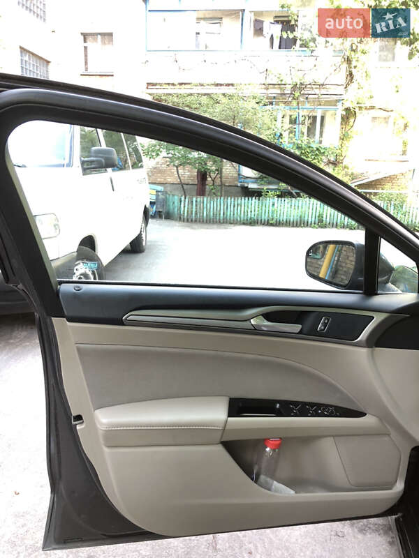 Седан Ford Fusion 2016 в Києві