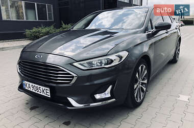 Седан Ford Fusion 2020 в 