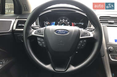 Седан Ford Fusion 2020 в 
