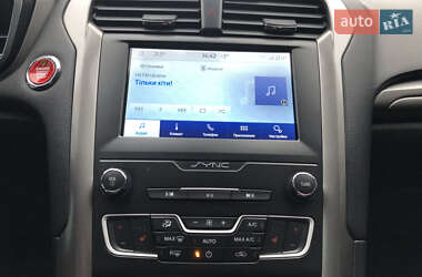 Седан Ford Fusion 2020 в 