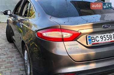 Седан Ford Fusion 2013 в 